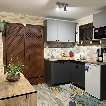 Nyaraló Jódi-hegy *